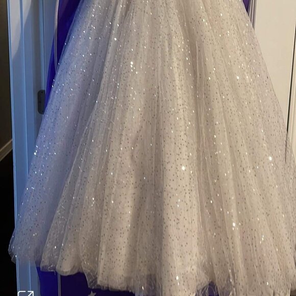 Sherri Hill white pageant dress little girl size 8, runs bigger - Picture 11 of 11